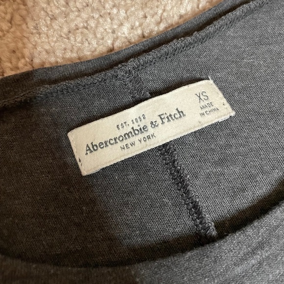 Abercrombie high to low flowy top - Picture 2 of 3